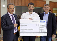 Spendenscheck überreicht Spendenscheck überreicht