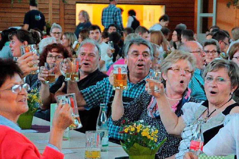 Beim Rettichfest des Musikvereins Öflingen sind nicht nur Freunde des scharfen Gemüses auf ihre Kosten gekommen. Beim Rettichfest des Musikvereins Öflingen sind nicht nur Freunde des scharfen Gemüses auf ihre Kosten gekommen.