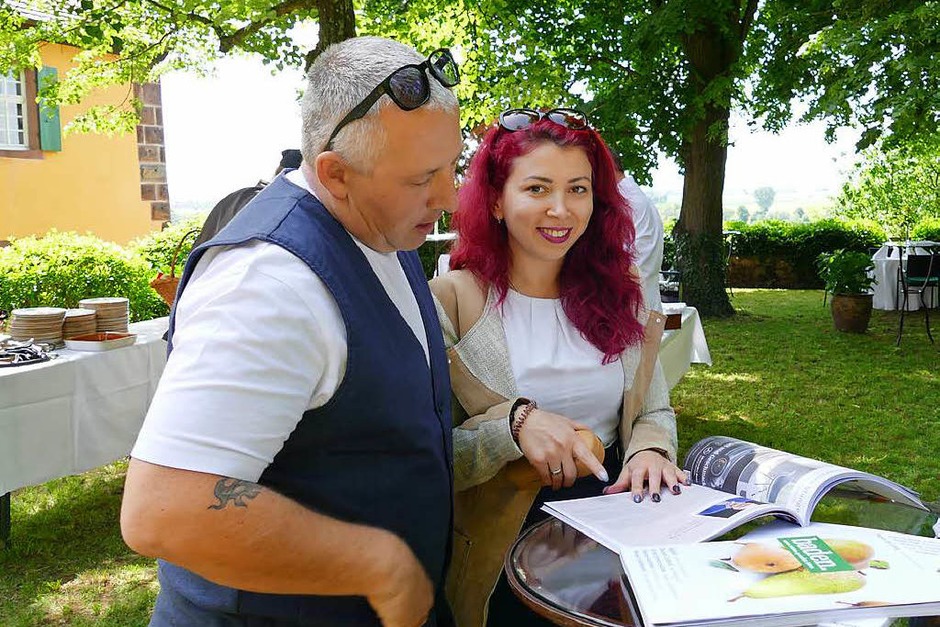 Vor der malerischen Kulisse von Schloss Mahlberg wurde die neue Ausgabe von baden. vorgestellt. (Foto: Janis Adam) Vor der malerischen Kulisse von Schloss Mahlberg wurde die neue Ausgabe von baden. vorgestellt. (Foto: Janis Adam)