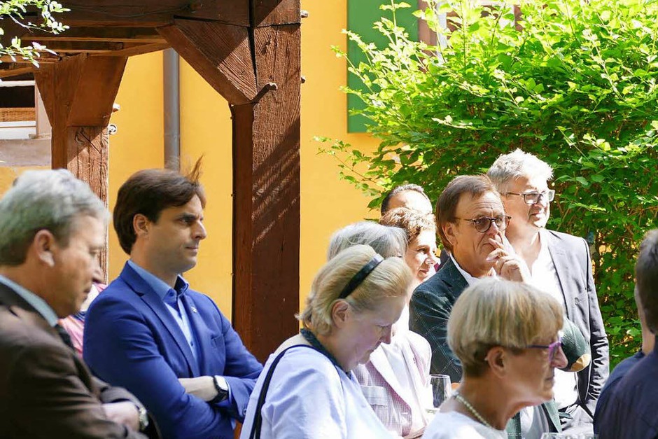 Vor der malerischen Kulisse von Schloss Mahlberg wurde die neue Ausgabe von baden. vorgestellt. (Foto: Janis Adam) Vor der malerischen Kulisse von Schloss Mahlberg wurde die neue Ausgabe von baden. vorgestellt. (Foto: Janis Adam)