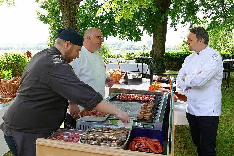 Vor der malerischen Kulisse von Schloss Mahlberg wurde die neue Ausgabe von baden. vorgestellt. (Foto: Janis Adam) Vor der malerischen Kulisse von Schloss Mahlberg wurde die neue Ausgabe von baden. vorgestellt. (Foto: Janis Adam)