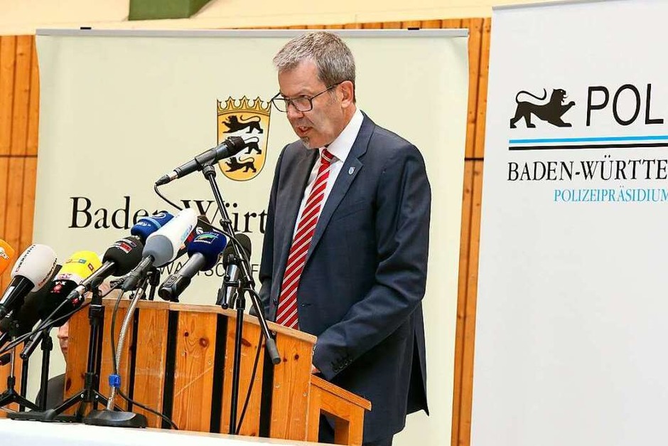 Pressekonferenz der Polizei in der Endinger Stadthalle (Foto: Hans-Peter Ziesmer) Pressekonferenz der Polizei in der Endinger Stadthalle (Foto: Hans-Peter Ziesmer)