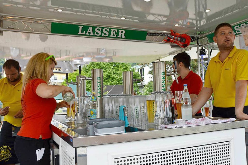 Beim Food Truck-Fest in Grenzach-Wyhlen gab es zahlreiche kulinarische Köstlichkeiten und zum süßen Abschluss Lebkuchenherzen. (Foto: Horatio Gollin) Beim Food Truck-Fest in Grenzach-Wyhlen gab es zahlreiche kulinarische Köstlichkeiten und zum süßen Abschluss Lebkuchenherzen. (Foto: Horatio Gollin)