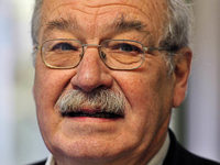 Staatsanwalt stellt Verfahren gegen Historiker Bernd Martin ein Staatsanwalt stellt Verfahren gegen Historiker Bernd Martin ein