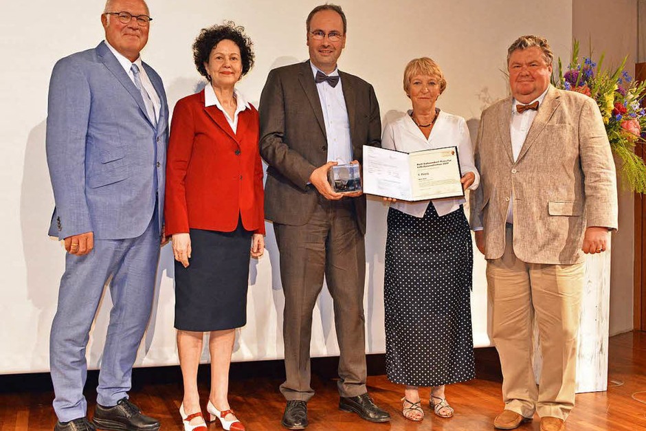 Preisträger, Jurymitglieder und viele Gäste haben sich im Freiburger Konzerthaus bei der Verleihung des Dahrendorf-Preises 2017 versammelt. (Foto: Michael Bamberger) Preisträger, Jurymitglieder und viele Gäste haben sich im Freiburger Konzerthaus bei der Verleihung des Dahrendorf-Preises 2017 versammelt. (Foto: Michael Bamberger)