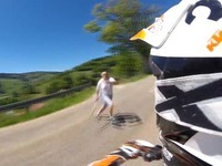 Mann mit Mistgabel attackiert Motorradfahrer in Wieden Mann mit Mistgabel attackiert Motorradfahrer in Wieden