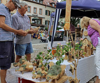 Auch Windböen können der Festfreude nichts anhaben Auch Windböen können der Festfreude nichts anhaben