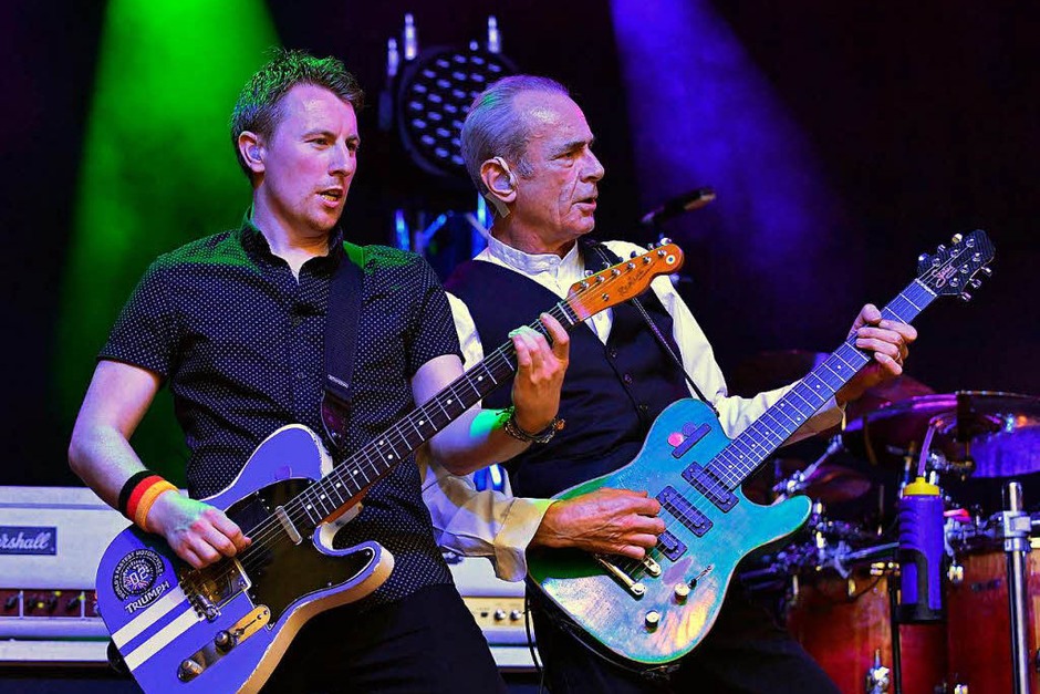 Status Quo rockten beim Sommersound-Festival den Schopfheimer Marktplatz. Vorgruppe war One Way Train aus Teningen. (Foto: Wolfgang Scheu) Status Quo rockten beim Sommersound-Festival den Schopfheimer Marktplatz. Vorgruppe war One Way Train aus Teningen. (Foto: Wolfgang Scheu)