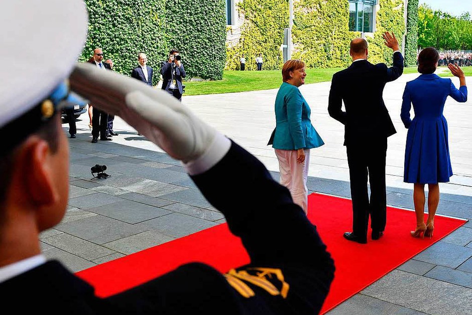 Der erste Deutschlandbesuch von Prinz William mit Frau und Kindern. (Foto: dpa) Der erste Deutschlandbesuch von Prinz William mit Frau und Kindern. (Foto: dpa)