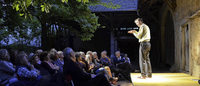 Gestartet als privates Kulturprojekt geht das Theater im Hof in die 25. Spielzeit Gestartet als privates Kulturprojekt geht das Theater im Hof in die 25. Spielzeit