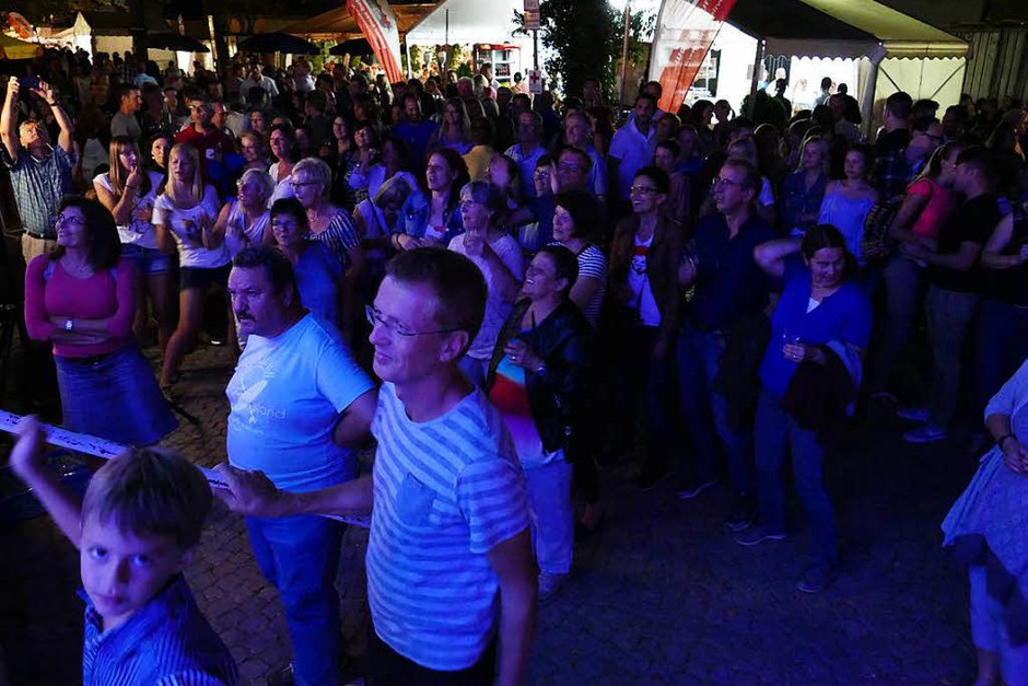 Die Rebländer sorgten für Partystimmung an der Hauptbühne. (Foto: Hans-Peter Müller) Die Rebländer sorgten für Partystimmung an der Hauptbühne. (Foto: Hans-Peter Müller)