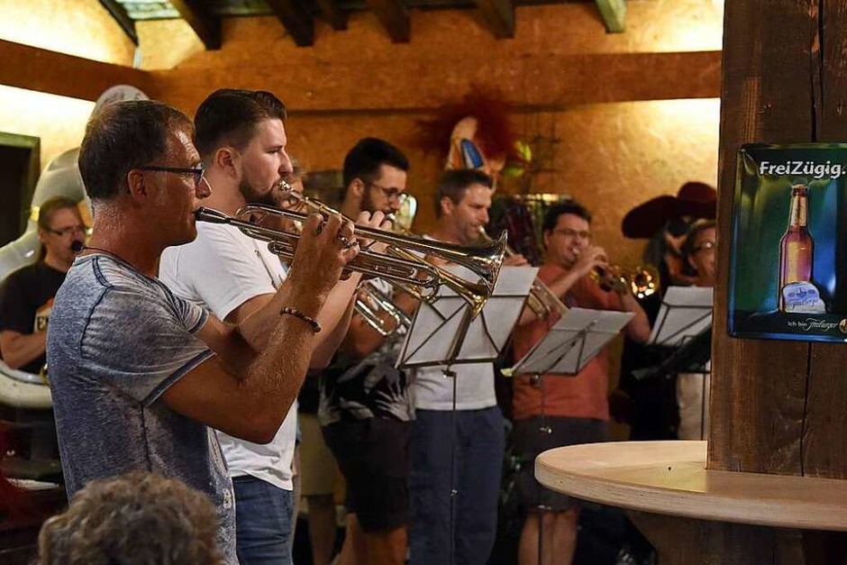 fetzige Musik mit den Eckepfätzer (Foto: Rita Eggstein) fetzige Musik mit den Eckepfätzer (Foto: Rita Eggstein)