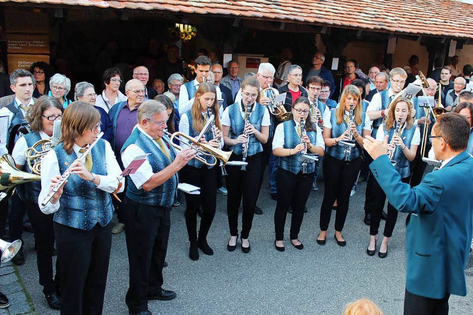 Der Merdinger Musikverein spielt auf. (Foto: Mario Schöneberg) Der Merdinger Musikverein spielt auf. (Foto: Mario Schöneberg)