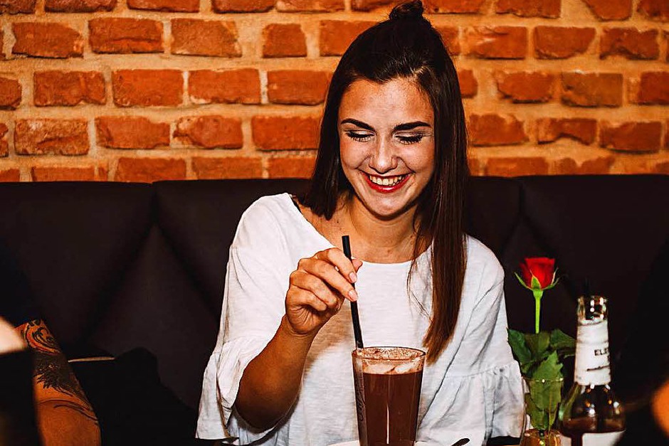 Am Freitag feierte die Bar "Lebemann" in der Habsburgerstraße Eröffnung. Es gab Cocktails und Wurstsalat. (Foto: FABIO TESTA) Am Freitag feierte die Bar "Lebemann" in der Habsburgerstraße Eröffnung. Es gab Cocktails und Wurstsalat. (Foto: FABIO TESTA)