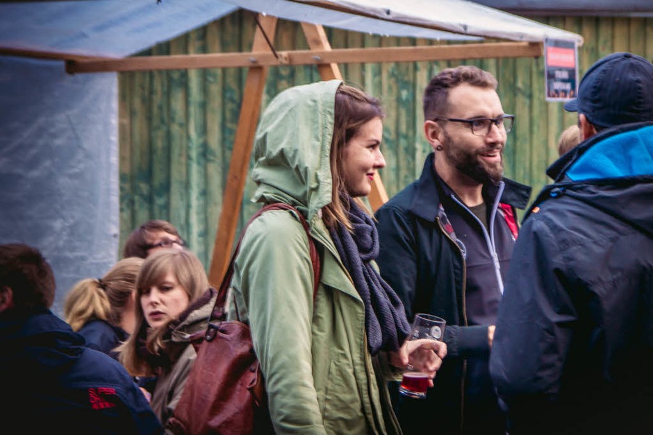 Trübe Stimmung am Himmel, aber jede Menge Bier gab es beim Craftival auf dem ehemaligen Schmitz-Katze-Gelände. (Foto: Julia Klaus) Trübe Stimmung am Himmel, aber jede Menge Bier gab es beim Craftival auf dem ehemaligen Schmitz-Katze-Gelände. (Foto: Julia Klaus)