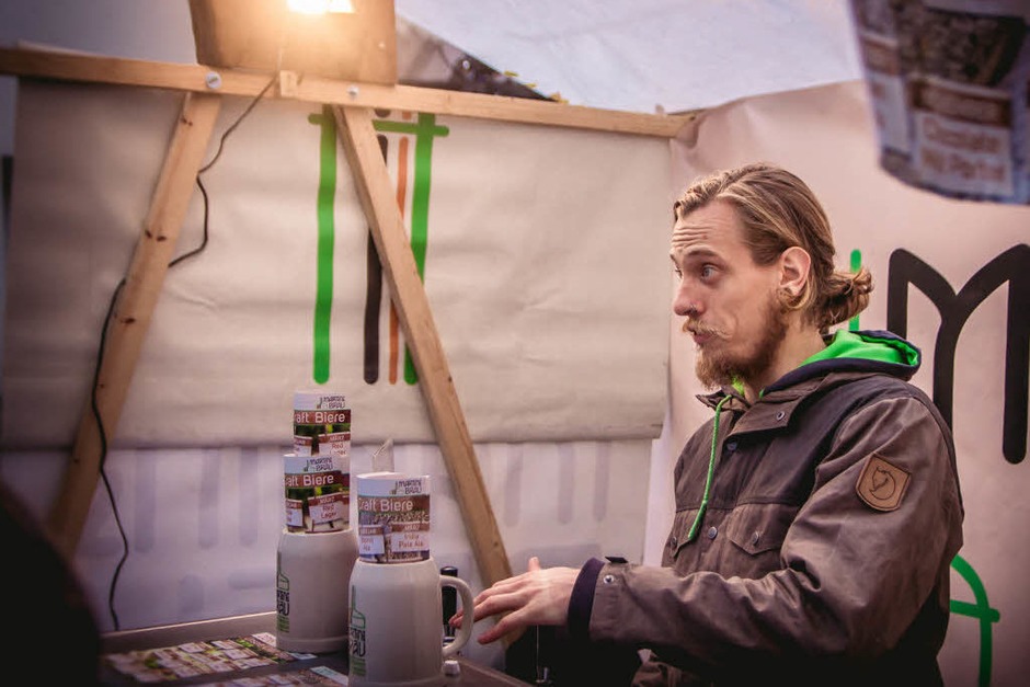 Trübe Stimmung am Himmel, aber jede Menge Bier gab es beim Craftival auf dem ehemaligen Schmitz-Katze-Gelände. (Foto: Julia Klaus) Trübe Stimmung am Himmel, aber jede Menge Bier gab es beim Craftival auf dem ehemaligen Schmitz-Katze-Gelände. (Foto: Julia Klaus)