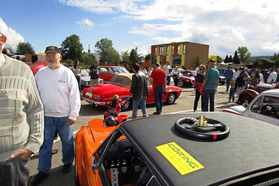 Mehr als 200 Old- und Youngtimer präsentierten sich am Sonntag beim Oldtimertreffen auf dem Tutti-Kiesi-Areal. (Foto: Sebastian Kurtenacker) Mehr als 200 Old- und Youngtimer präsentierten sich am Sonntag beim Oldtimertreffen auf dem Tutti-Kiesi-Areal. (Foto: Sebastian Kurtenacker)