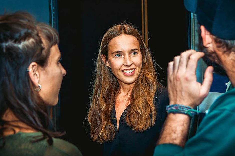 fudder-Redakteurin Gina Kutkat mit den beiden Weltreisenden (Foto: Julia Klaus) fudder-Redakteurin Gina Kutkat mit den beiden Weltreisenden (Foto: Julia Klaus)