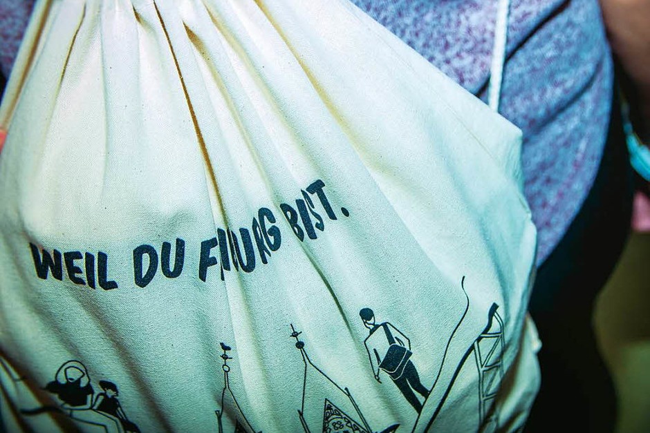 fudders "Club der Freunde" veranstaltete die dritte Freiburger Filmnacht im Cinemaxx. Gezeigt wurde der Film "Weit." von Gwen Weisser und Patrick Allgeier. Die beiden waren bei der Vorführung dabei und beantworteten Fragen. (Foto: Julia Klaus) fudders "Club der Freunde" veranstaltete die dritte Freiburger Filmnacht im Cinemaxx. Gezeigt wurde der Film "Weit." von Gwen Weisser und Patrick Allgeier. Die beiden waren bei der Vorführung dabei und beantworteten Fragen. (Foto: Julia Klaus)