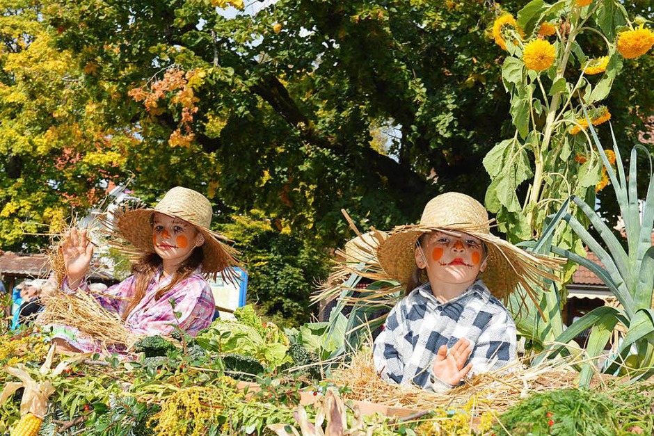 Farbenprächtig war der traditionelle Umzug zum Erntedank am Sonntag in Görwihl. Farbenprächtig war der traditionelle Umzug zum Erntedank am Sonntag in Görwihl.