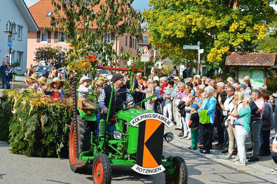 Farbenprächtig war der traditionelle Umzug zum Erntedank am Sonntag in Görwihl. Farbenprächtig war der traditionelle Umzug zum Erntedank am Sonntag in Görwihl.