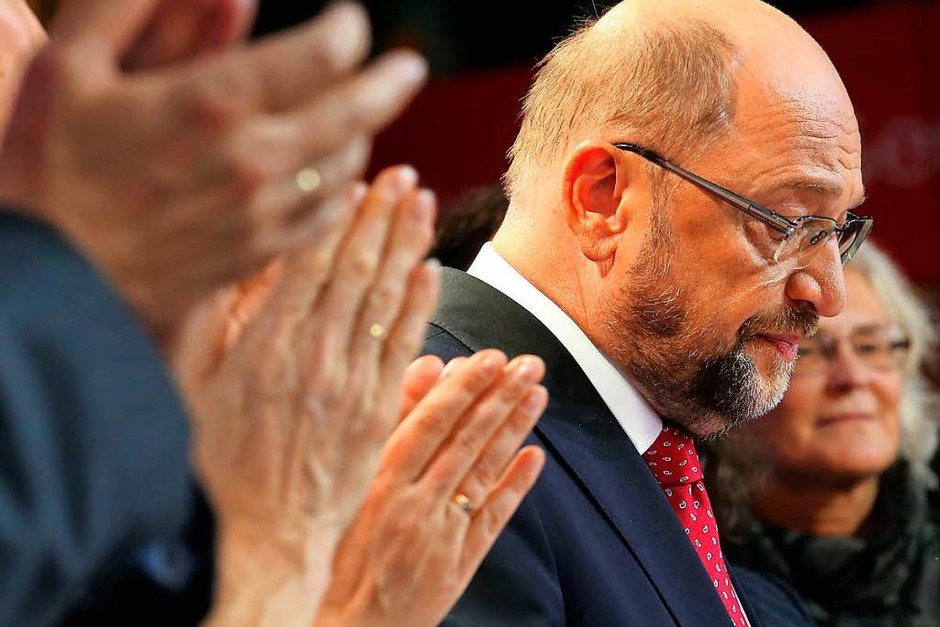 Nachdenklich: SPD-Kanzlerkandidat Martin Schulz. Nach ihrer Schlappe hat die SPD angekündigt, nun in die Opposition zu gehen. (Foto: dpa) Nachdenklich: SPD-Kanzlerkandidat Martin Schulz. Nach ihrer Schlappe hat die SPD angekündigt, nun in die Opposition zu gehen. (Foto: dpa)