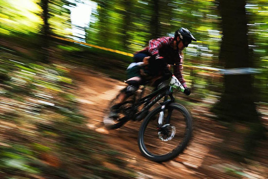Mountainbiker im Freiburger Wald. (Foto: Miroslav Dakov) Mountainbiker im Freiburger Wald. (Foto: Miroslav Dakov)