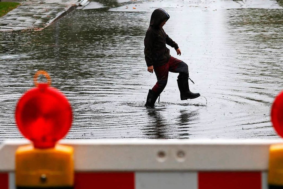 Sturmtief Xavier zieht über Teile Norddeutschlands hinweg. (Foto: dpa) Sturmtief Xavier zieht über Teile Norddeutschlands hinweg. (Foto: dpa)
