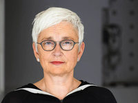 Mundel beendet Intendanz mit enttäuschender Jahresbilanz Mundel beendet Intendanz mit enttäuschender Jahresbilanz