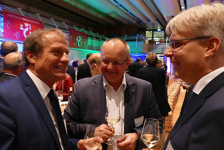 Oberbürgermeister Klaus Eberhardt (von links) mit zweien der Sprecher, Frank Pfister und Dirk Werner (Foto: Ralf H. Dorweiler) Oberbürgermeister Klaus Eberhardt (von links) mit zweien der Sprecher, Frank Pfister und Dirk Werner (Foto: Ralf H. Dorweiler)