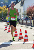 Benjamin Hill und Kristin Sander gewinnen 10-Kilometer-Hauptlauf Benjamin Hill und Kristin Sander gewinnen 10-Kilometer-Hauptlauf