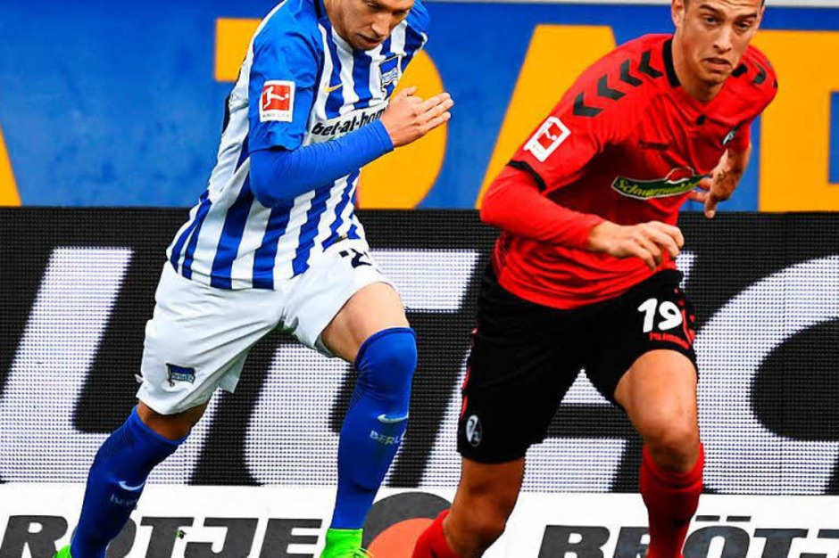 Janik Haberer versucht seinem Bewacher zu entlaufen. (Foto: Achim Keller) Janik Haberer versucht seinem Bewacher zu entlaufen. (Foto: Achim Keller)