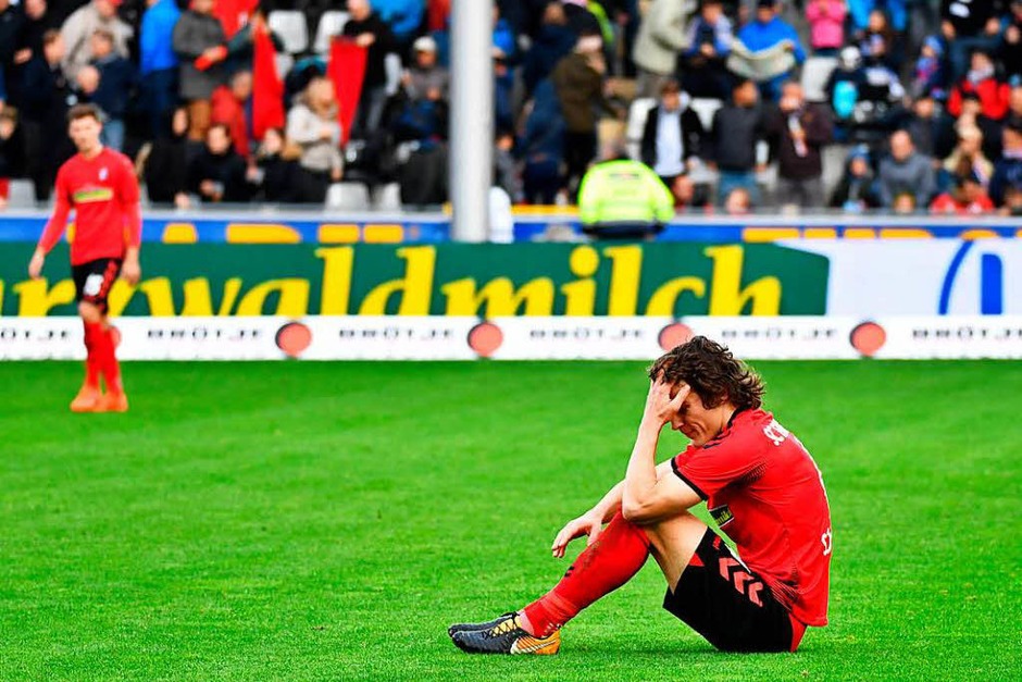 Punktgewinn oder Punktverlust? Caglar Söyüncü ist mit dem Ergebnis scheinbar nicht zufrieden. (Foto: Achim Keller) Punktgewinn oder Punktverlust? Caglar Söyüncü ist mit dem Ergebnis scheinbar nicht zufrieden. (Foto: Achim Keller)
