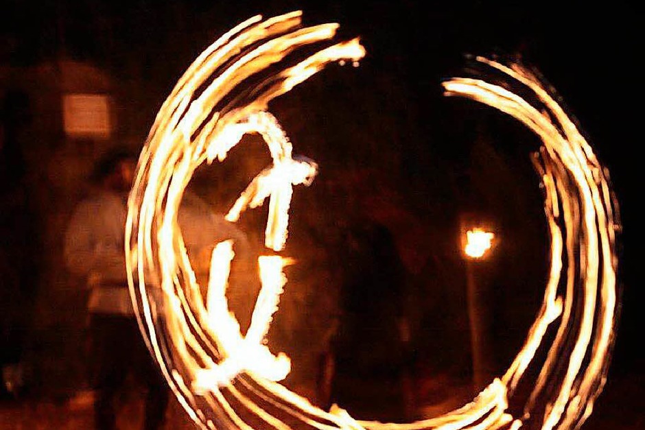 Feurig ging es bei der Aktion "Schlössle in Flammen" der Wehrer Pfadfinder auf der Burg Werrach zu. Feurig ging es bei der Aktion "Schlössle in Flammen" der Wehrer Pfadfinder auf der Burg Werrach zu.