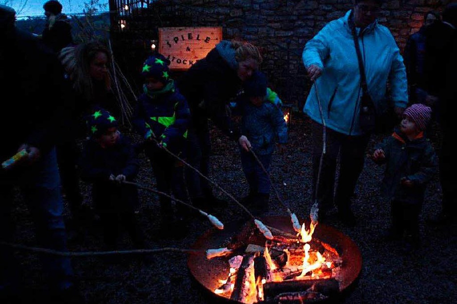 Feurig ging es bei der Aktion "Schlössle in Flammen" der Wehrer Pfadfinder auf der Burg Werrach zu. Feurig ging es bei der Aktion "Schlössle in Flammen" der Wehrer Pfadfinder auf der Burg Werrach zu.