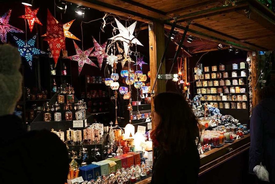 Stefan Voigt, einer der Gewinner vom BZ-Wettbewerb "Badens schönstes Foto", hat die weihnachtliche Stimmung in Freiburg eingefangen. (Foto: Stefan Voigt) Stefan Voigt, einer der Gewinner vom BZ-Wettbewerb "Badens schönstes Foto", hat die weihnachtliche Stimmung in Freiburg eingefangen. (Foto: Stefan Voigt)