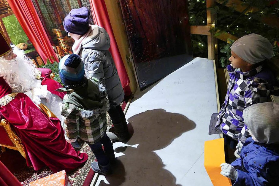 Impressionen vom Weihnachtsmarkt in Bad Krozingen auf dem Lammplatz (Foto: Hans-Peter Müller) Impressionen vom Weihnachtsmarkt in Bad Krozingen auf dem Lammplatz (Foto: Hans-Peter Müller)