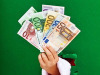 Spender fordern Transparenz von Hilfsorganisationen Spender fordern Transparenz von Hilfsorganisationen
