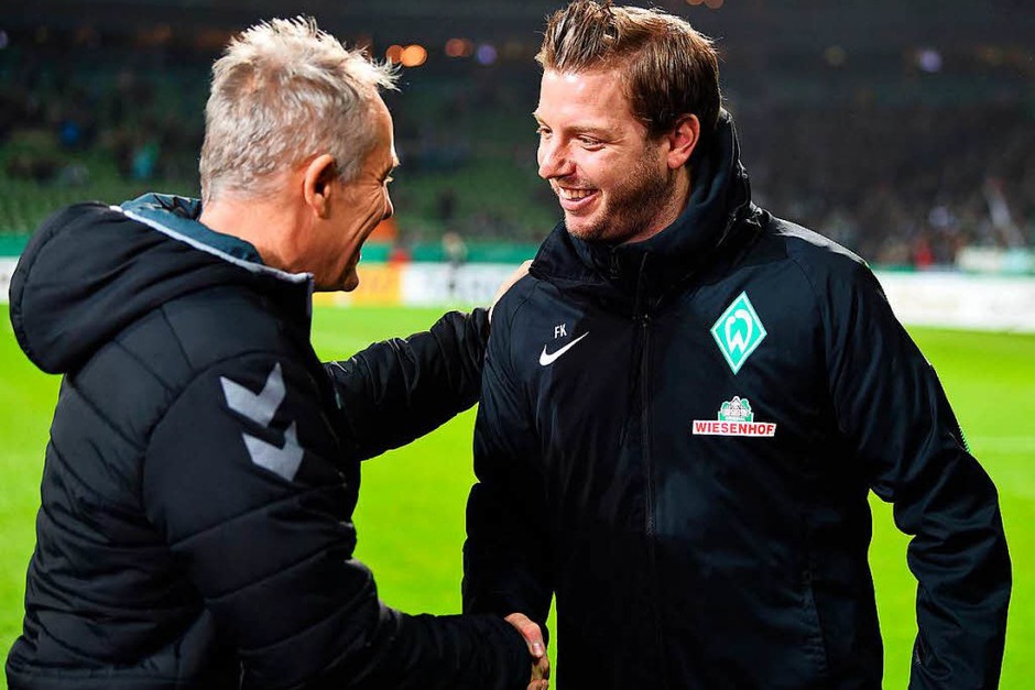 Händedruck vor dder Partie: Der Trainer Christian Streich und Florian Kohlfeldt. (Foto: dpa) Händedruck vor dder Partie: Der Trainer Christian Streich und Florian Kohlfeldt. (Foto: dpa)