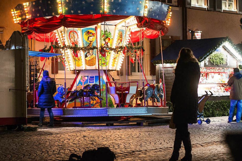 Weihnachtliche Stimmung beim Gengenbacher Adventskalenderhaus und auf dem Adventsmarkt in der historischen Innenstadt (Foto: Lilli Blattner) Weihnachtliche Stimmung beim Gengenbacher Adventskalenderhaus und auf dem Adventsmarkt in der historischen Innenstadt (Foto: Lilli Blattner)