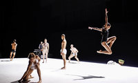Das Gastspiel "Sunny" im Theater Freiburg Das Gastspiel "Sunny" im Theater Freiburg