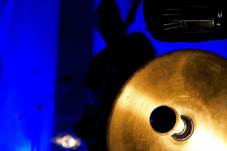 Volles Haus und bester Klang: Gisbert zu Knyphausen war mit Band im E-Werk gekommen (Foto: Simon Langemann) Volles Haus und bester Klang: Gisbert zu Knyphausen war mit Band im E-Werk gekommen (Foto: Simon Langemann)