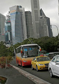 Singapur begrenzt die Zahl der Autos Singapur begrenzt die Zahl der Autos