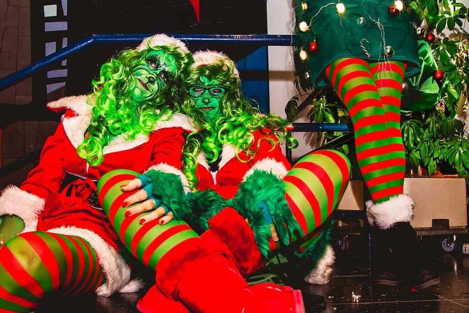 Phantasievoll kostümierte Gäste und viele Bands – davon lebt der Kripoball in der Mensa Rempartstraße. (Foto: Julia Klauss) Phantasievoll kostümierte Gäste und viele Bands – davon lebt der Kripoball in der Mensa Rempartstraße. (Foto: Julia Klauss)