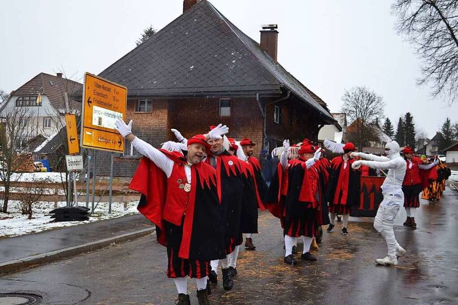 Bunter Umzug in Rötenbach (Foto: Liane Schilling) Bunter Umzug in Rötenbach (Foto: Liane Schilling)