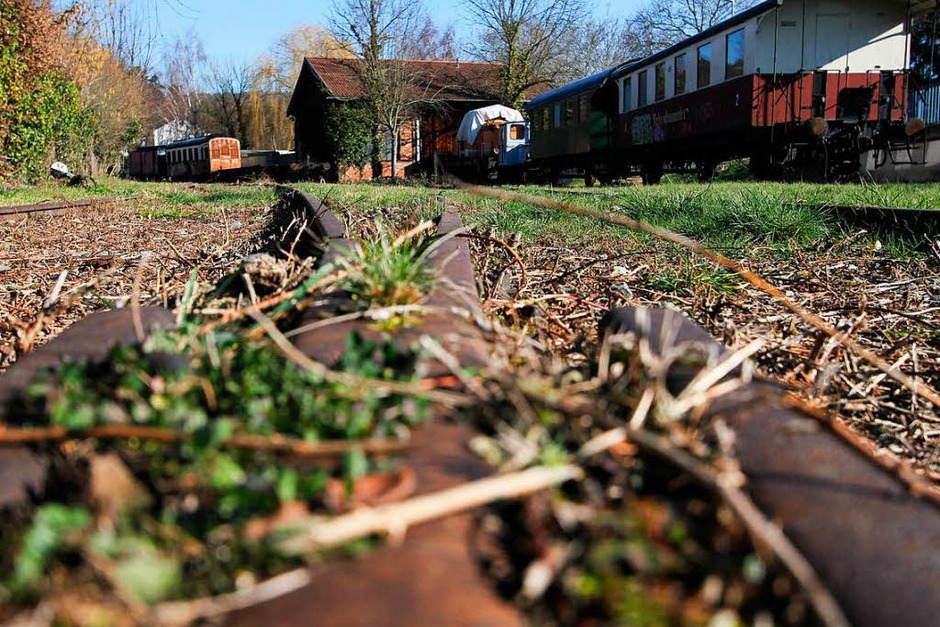 Rost, Moos, Patina: Die Werkstatt der Eisenbahnfreunde ist ein Stück Technikgeschichte – und zeigt, dass das Betreiben eines Museumszuges viel Arbeit ist. (Foto: Patrik Müller) Rost, Moos, Patina: Die Werkstatt der Eisenbahnfreunde ist ein Stück Technikgeschichte – und zeigt, dass das Betreiben eines Museumszuges viel Arbeit ist. (Foto: Patrik Müller)