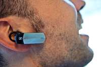 In Frankreich sind Headsets im Straßenverkehr verboten In Frankreich sind Headsets im Straßenverkehr verboten