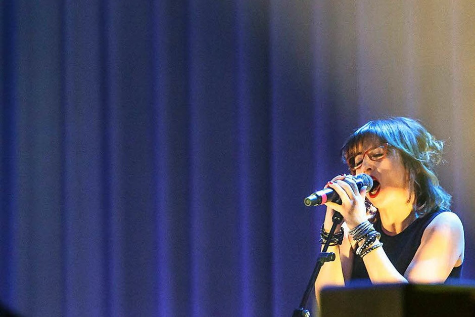"Fenomenale" hat die aus dem italienischen Siena stammende Rocksängerin Gianna Nannini ihre Tour genannt, nach einem Titel aus ihrem 2017 erschienenen neuen Album "Amore Gigante". (Foto: Janos Ruf) "Fenomenale" hat die aus dem italienischen Siena stammende Rocksängerin Gianna Nannini ihre Tour genannt, nach einem Titel aus ihrem 2017 erschienenen neuen Album "Amore Gigante". (Foto: Janos Ruf)