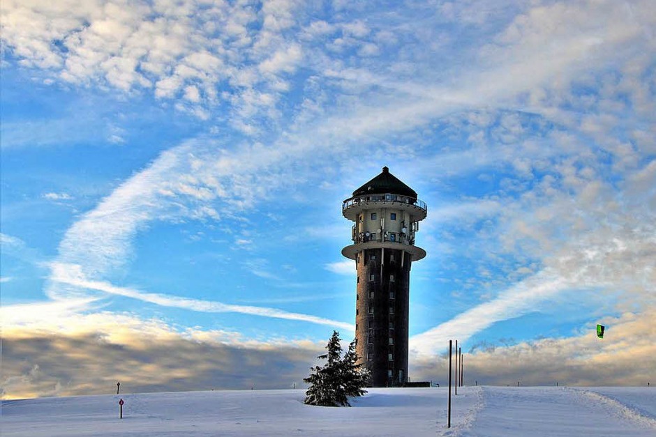 Zwischen Sonnenuntergang und Alpensicht: Beim jüngsten "Fotospaziergang auf dem Feldberg" machten sich neun Hobbyfotografen am späten Nachmittag auf den Weg zum Seebuck, darunter auch BZ-Redakteurin Kathrin Blum. (Foto: Kathrin Blum) Zwischen Sonnenuntergang und Alpensicht: Beim jüngsten "Fotospaziergang auf dem Feldberg" machten sich neun Hobbyfotografen am späten Nachmittag auf den Weg zum Seebuck, darunter auch BZ-Redakteurin Kathrin Blum. (Foto: Kathrin Blum)