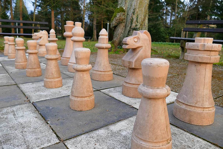 Der Frühling hält endlich Einzug und allerorten sprießt und gedeiht es. Bad Krozingen und sein Kurpark stehen da nicht nach und laden mit blühender Pracht an vielen Stellen der Kurstadt ein. (Foto: Hans-Peter Müller) Der Frühling hält endlich Einzug und allerorten sprießt und gedeiht es. Bad Krozingen und sein Kurpark stehen da nicht nach und laden mit blühender Pracht an vielen Stellen der Kurstadt ein. (Foto: Hans-Peter Müller)
